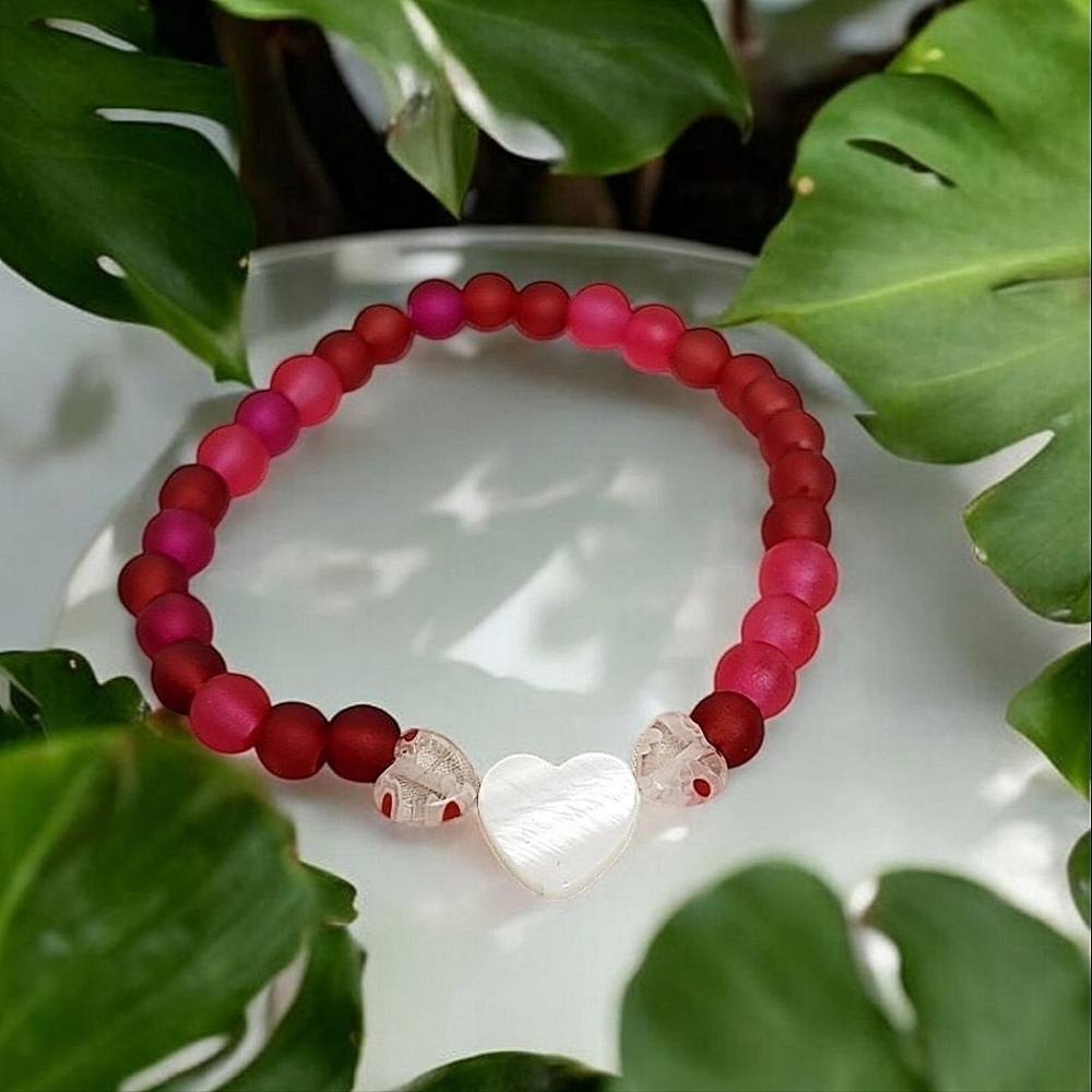Red Frosted Glass Mother Of Pearl Heart Millefiori Bracelet